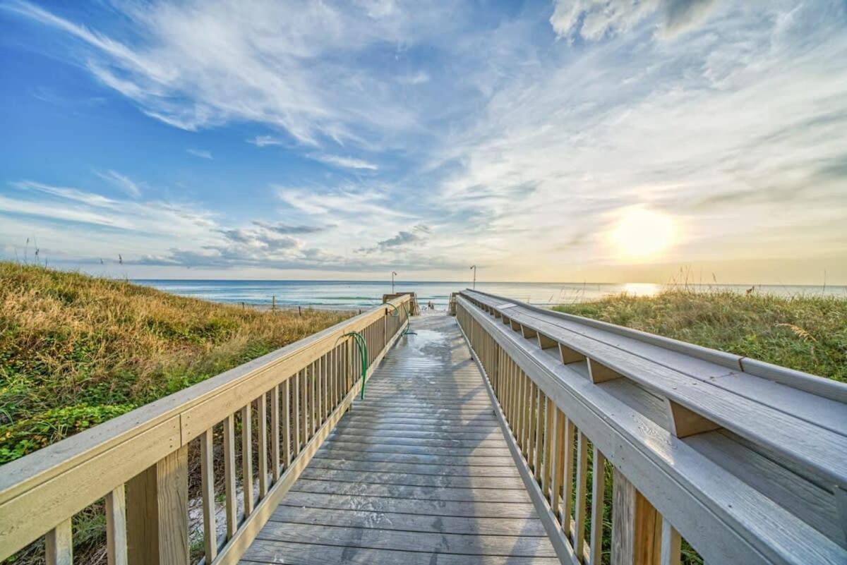 Brightly Furnished Beachfront By Brightwild- 7th Floor Gulf View!